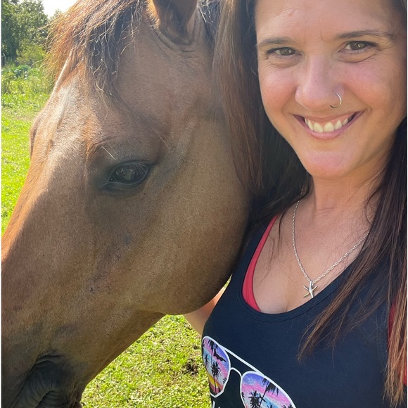 Meet your Posher, Tara - Picture 4 of 7